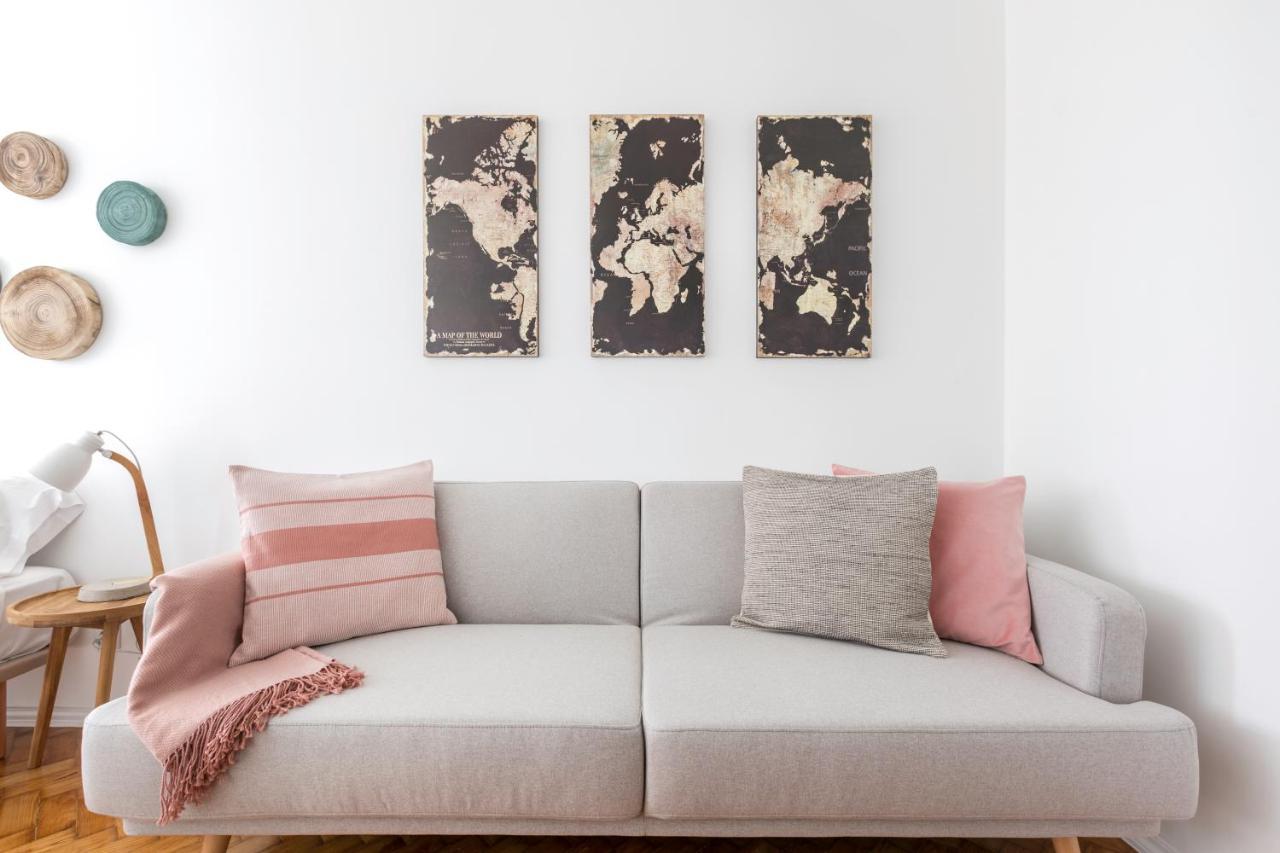 Stroll to Coffee Shops Near a Renovated Hillside Apartment in Graça Lisboa Extérieur photo